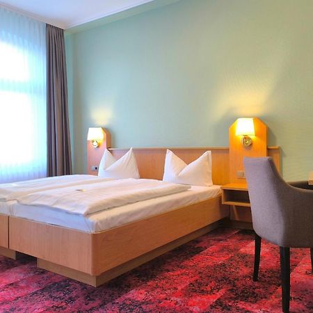 Hotel Burgas Stassfurt Esterno foto