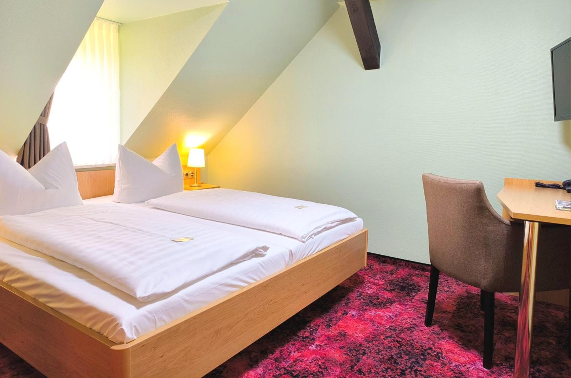 Hotel Burgas Stassfurt Esterno foto